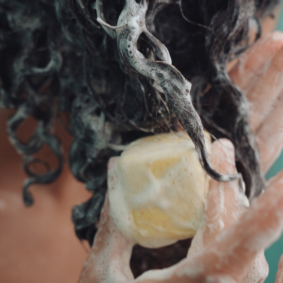Shampooing solide SAM – boucles et soins supplémentaires